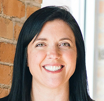 Sophie Hartwell, responsable del área de atención al cliente en el equipo de servicio, retrato
